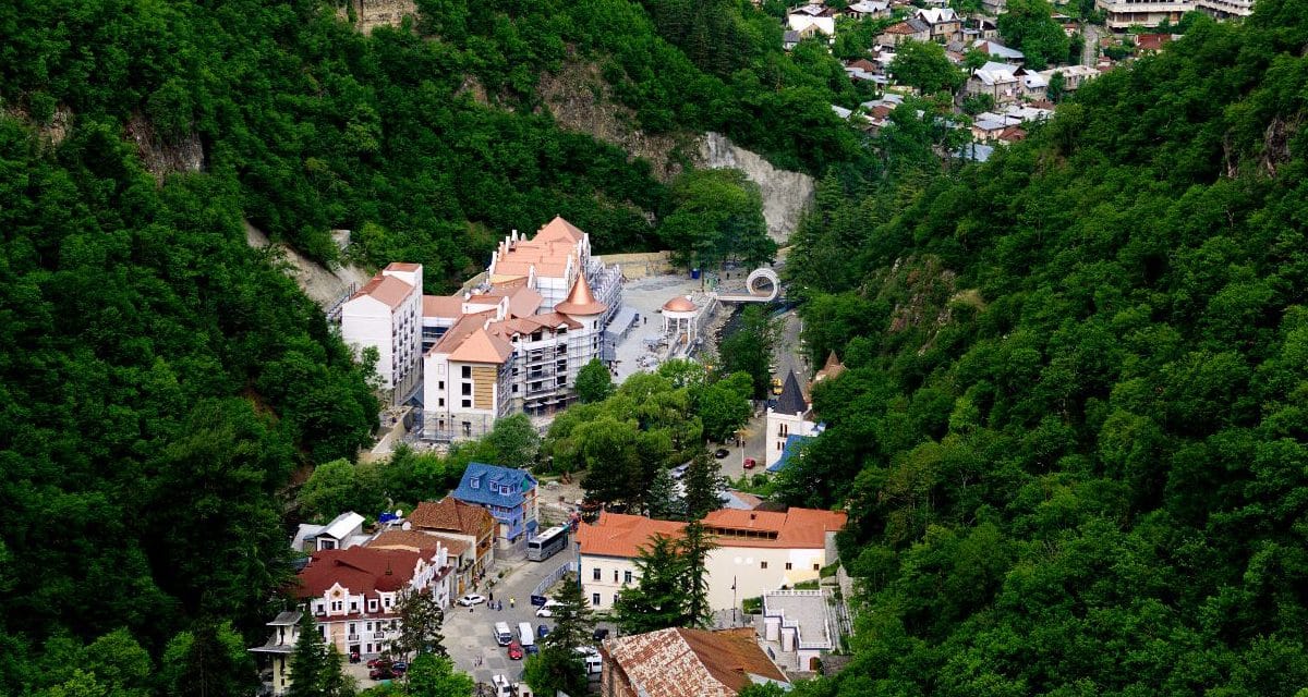 كل ما تحتاجه للتعرف على مدينة بورجومى