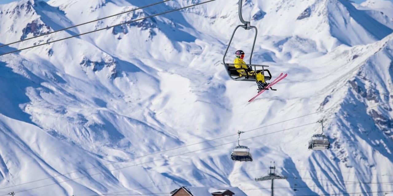 استمتع بجمال جودوري: الوجهة المثالية لعشاق التزلج